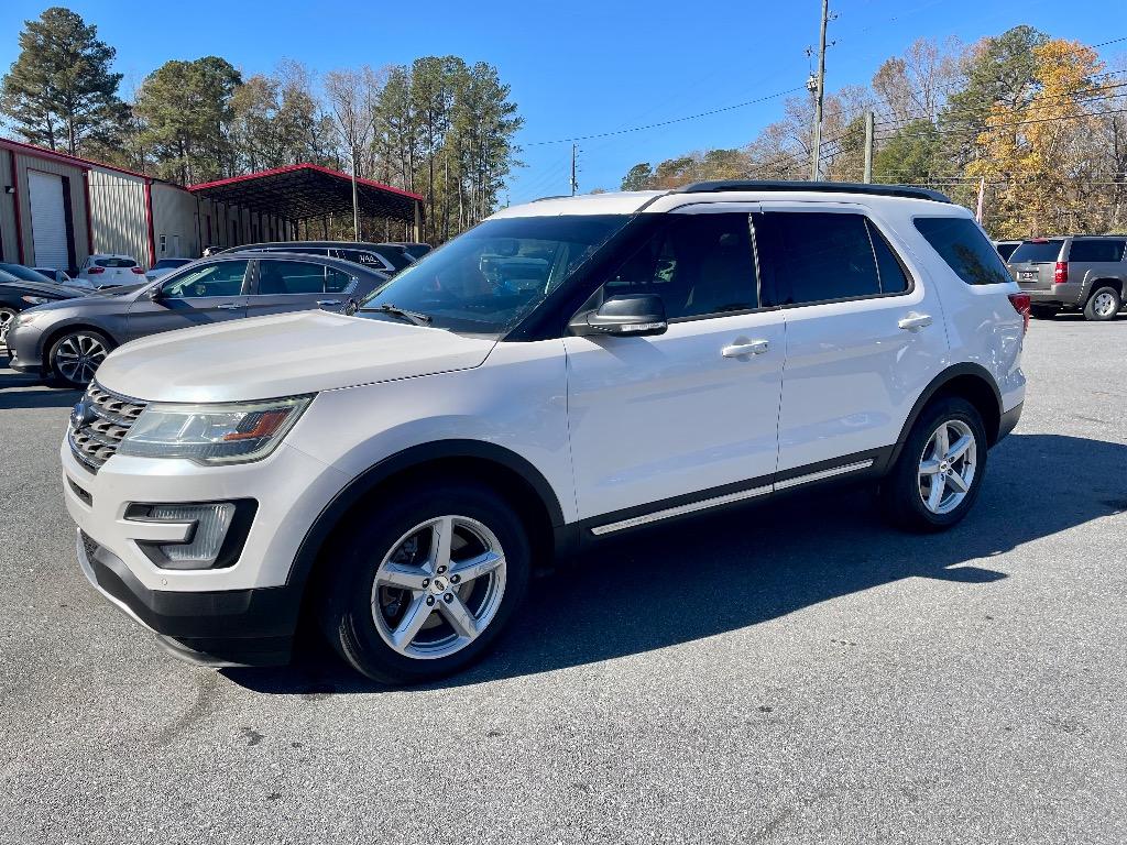 2016 Ford Explorer XLT's photo