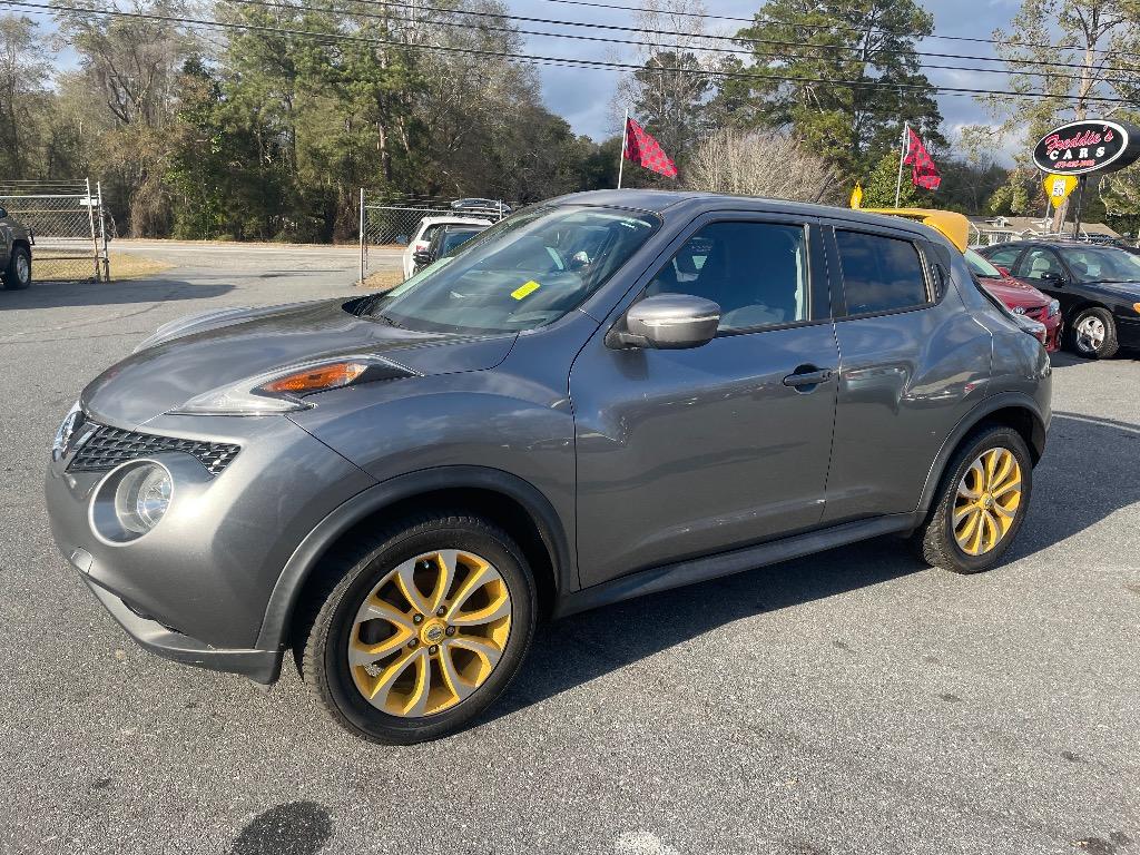 2017 Nissan Juke SV's photo