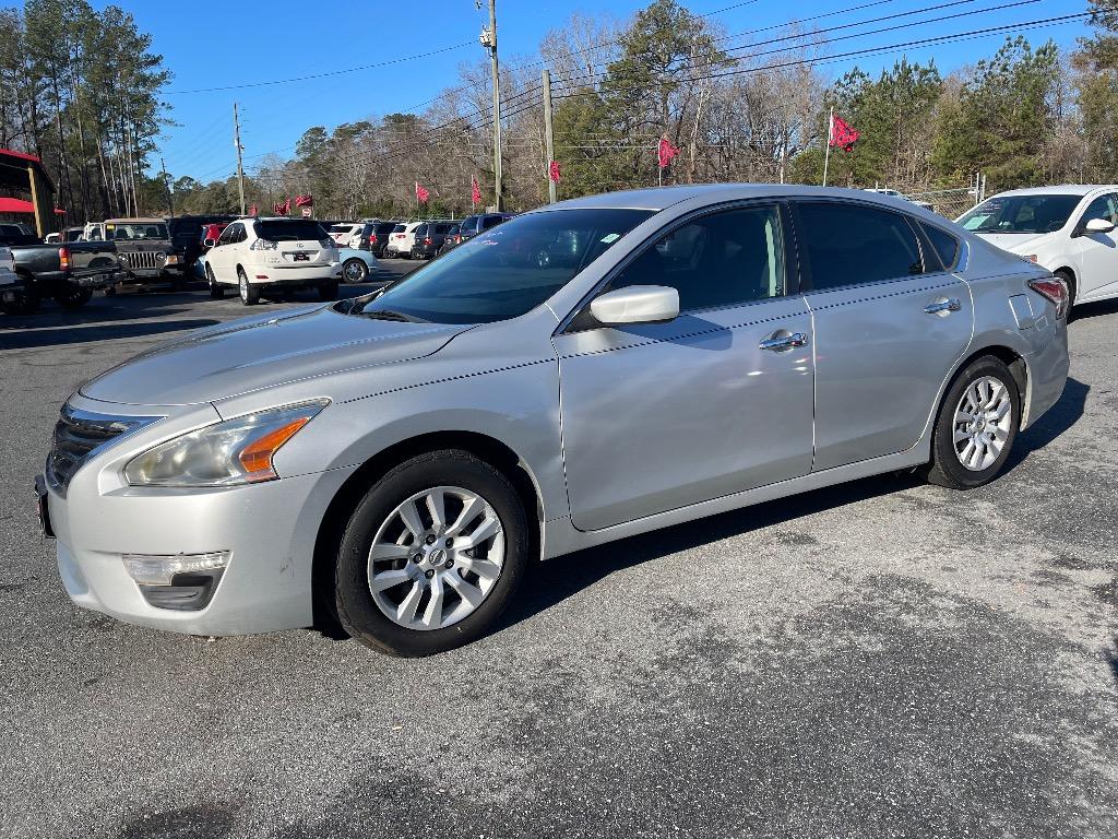 2015 Nissan Altima S's photo