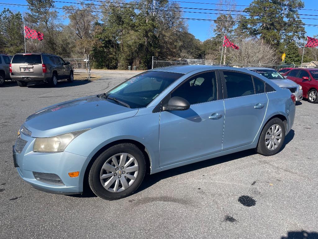 2011 Chevrolet Cruze LS's photo